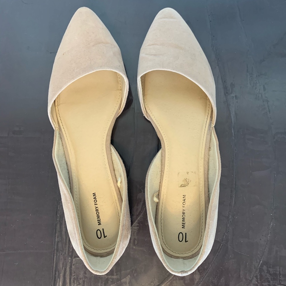 Pastel pink flats 🥿
